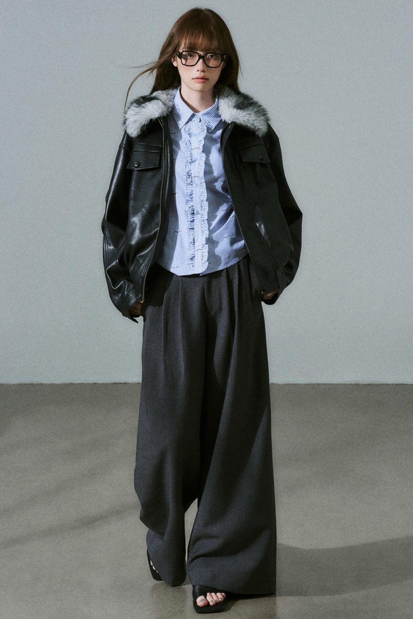 Soft Minimal Shoulder Top