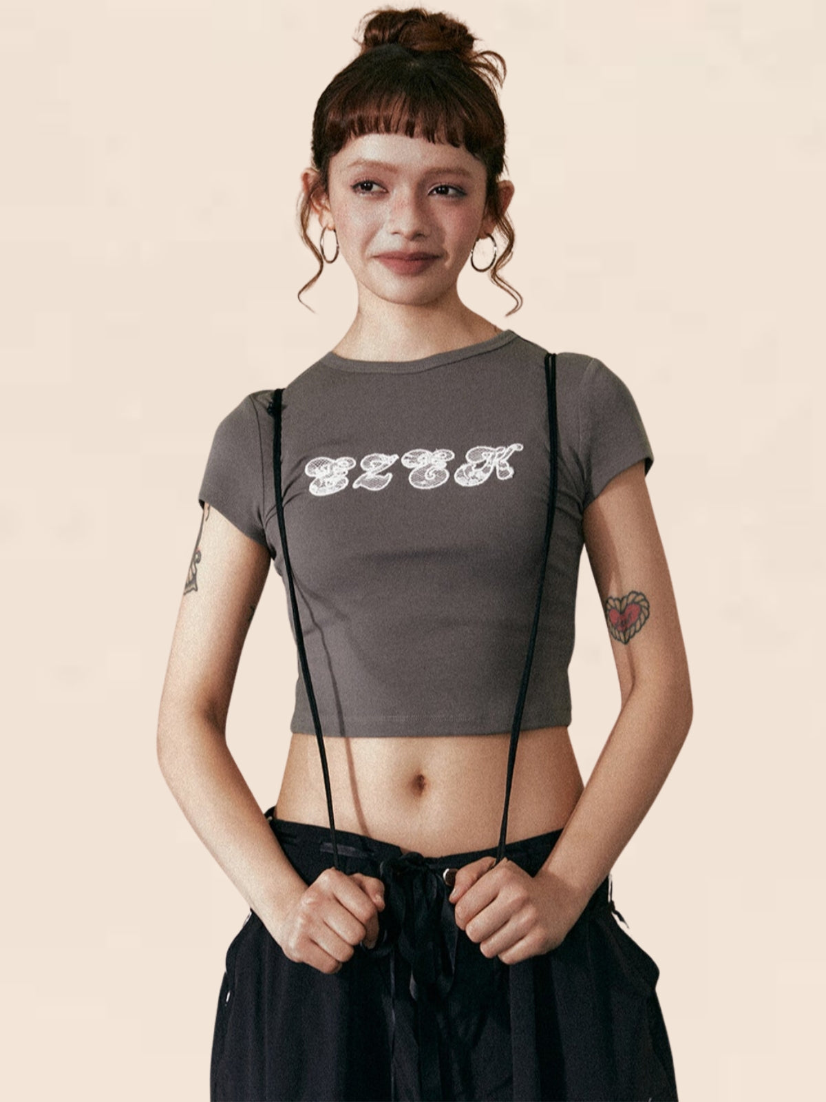 Embroidery Cropped Slim T-shirt