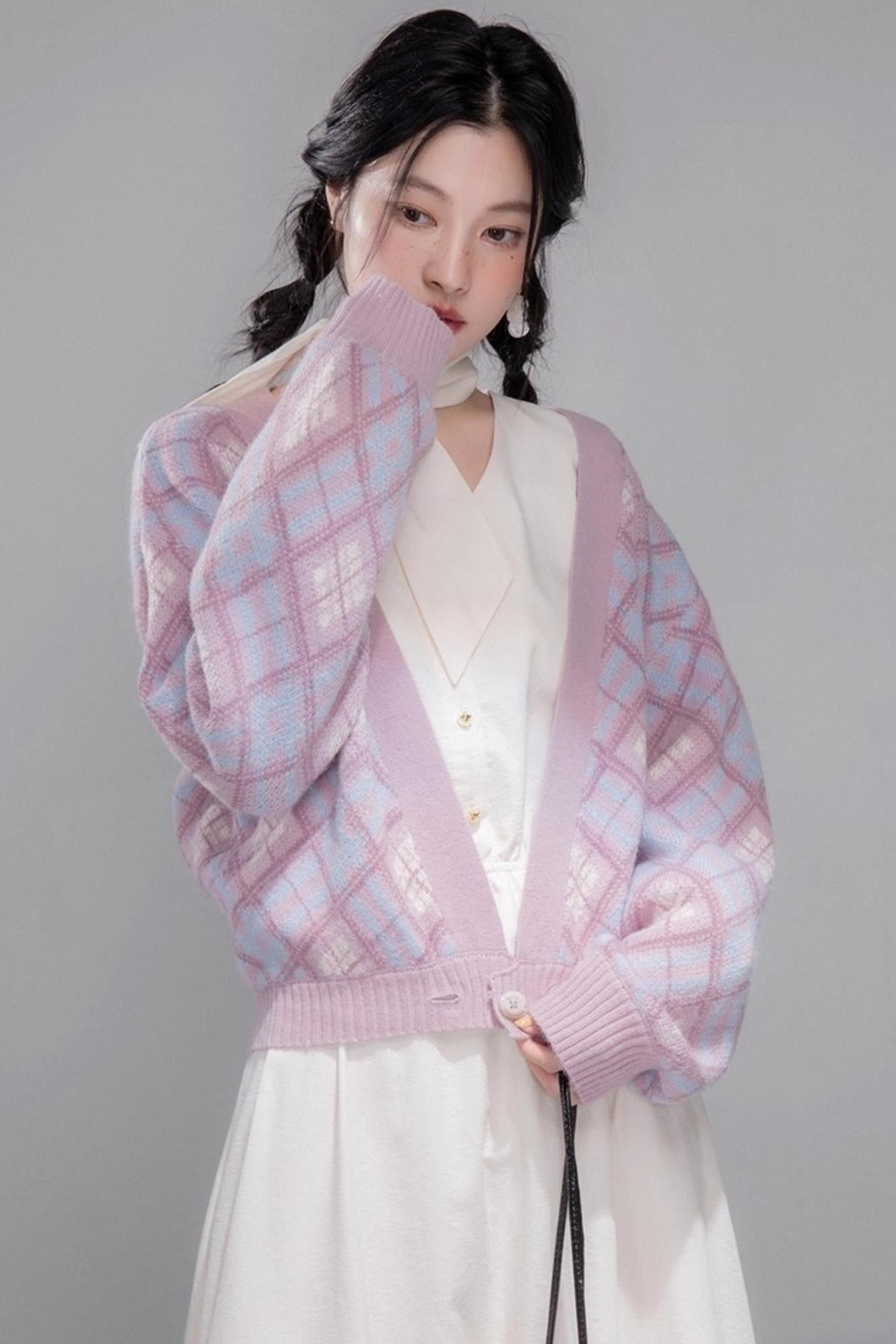 Halterneck Vest With Knit Sweater Set