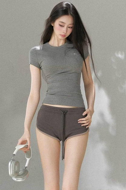 Top in maglia traforata ricamata