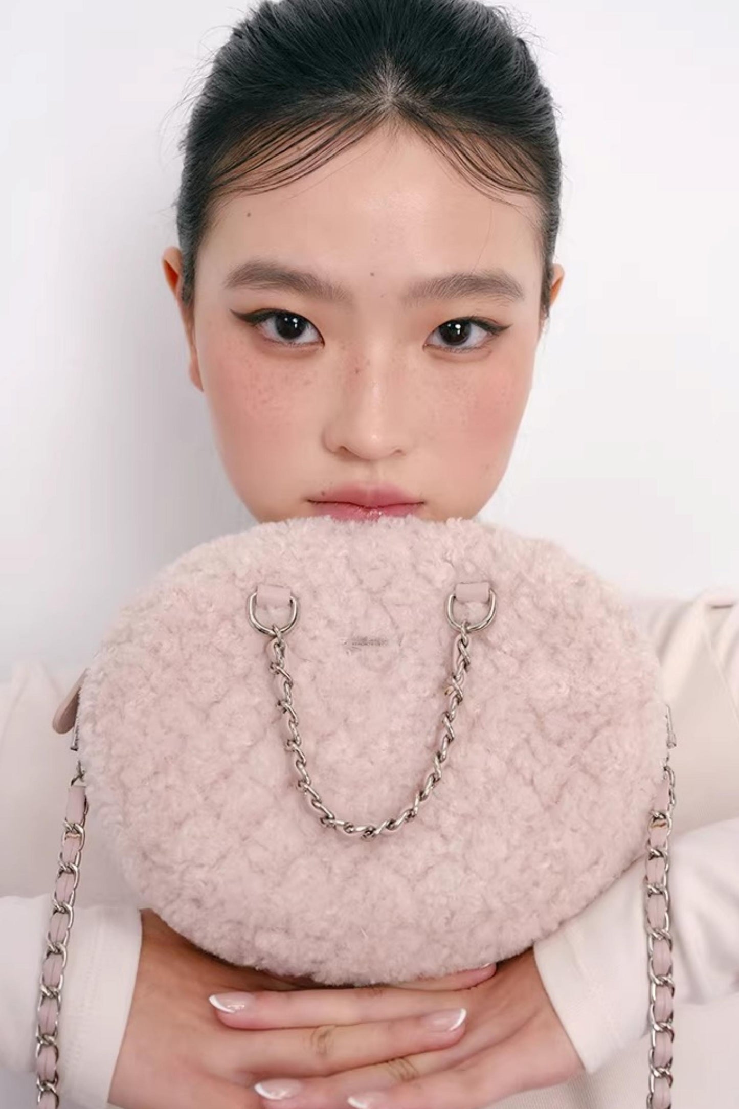 Flauschige Samt-Stepptasche