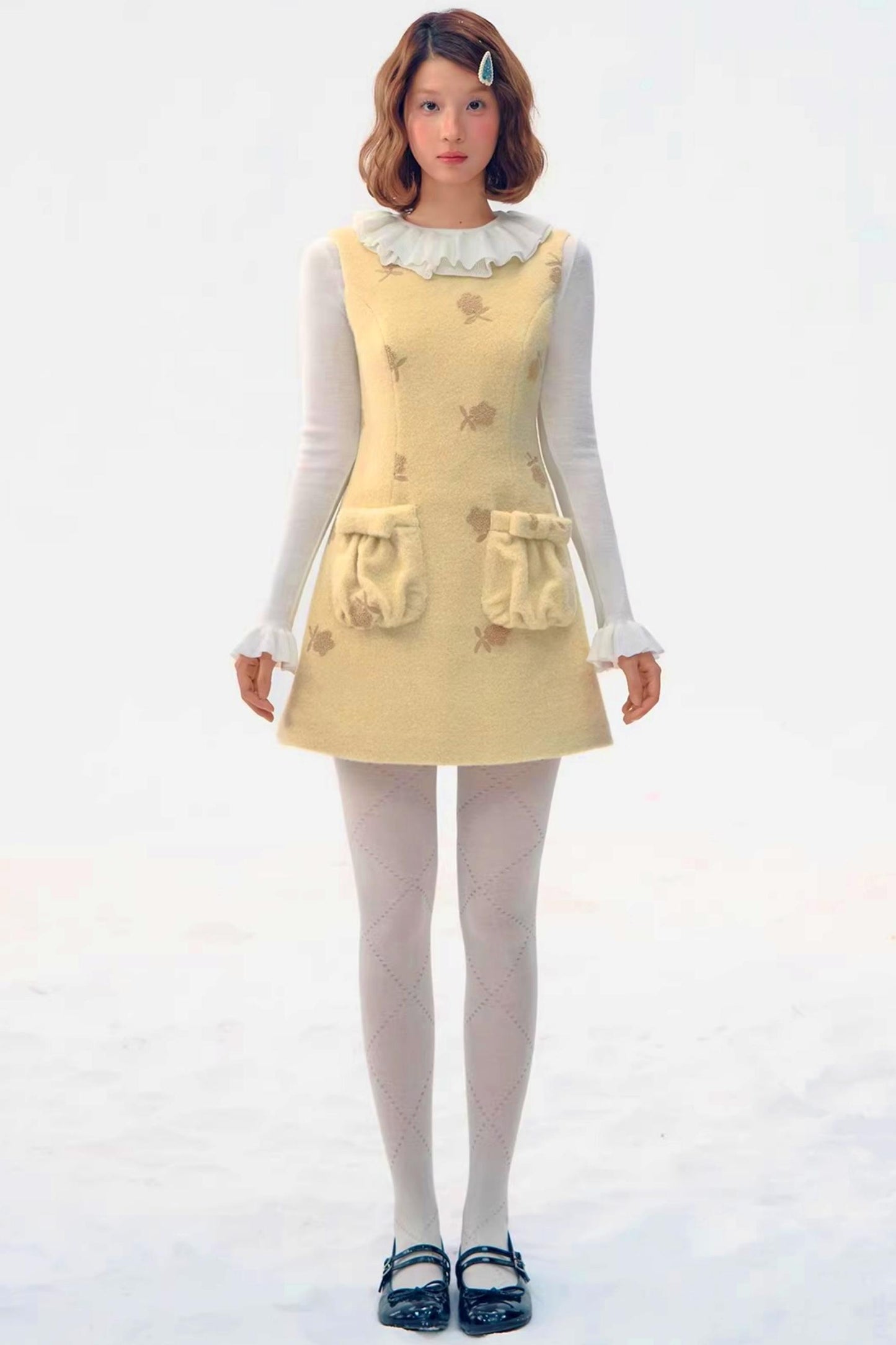 Three-Dimensional Lace Knit Slim Top