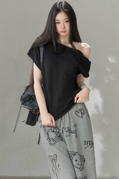Three-Dimensional Twist Shoulder Top
