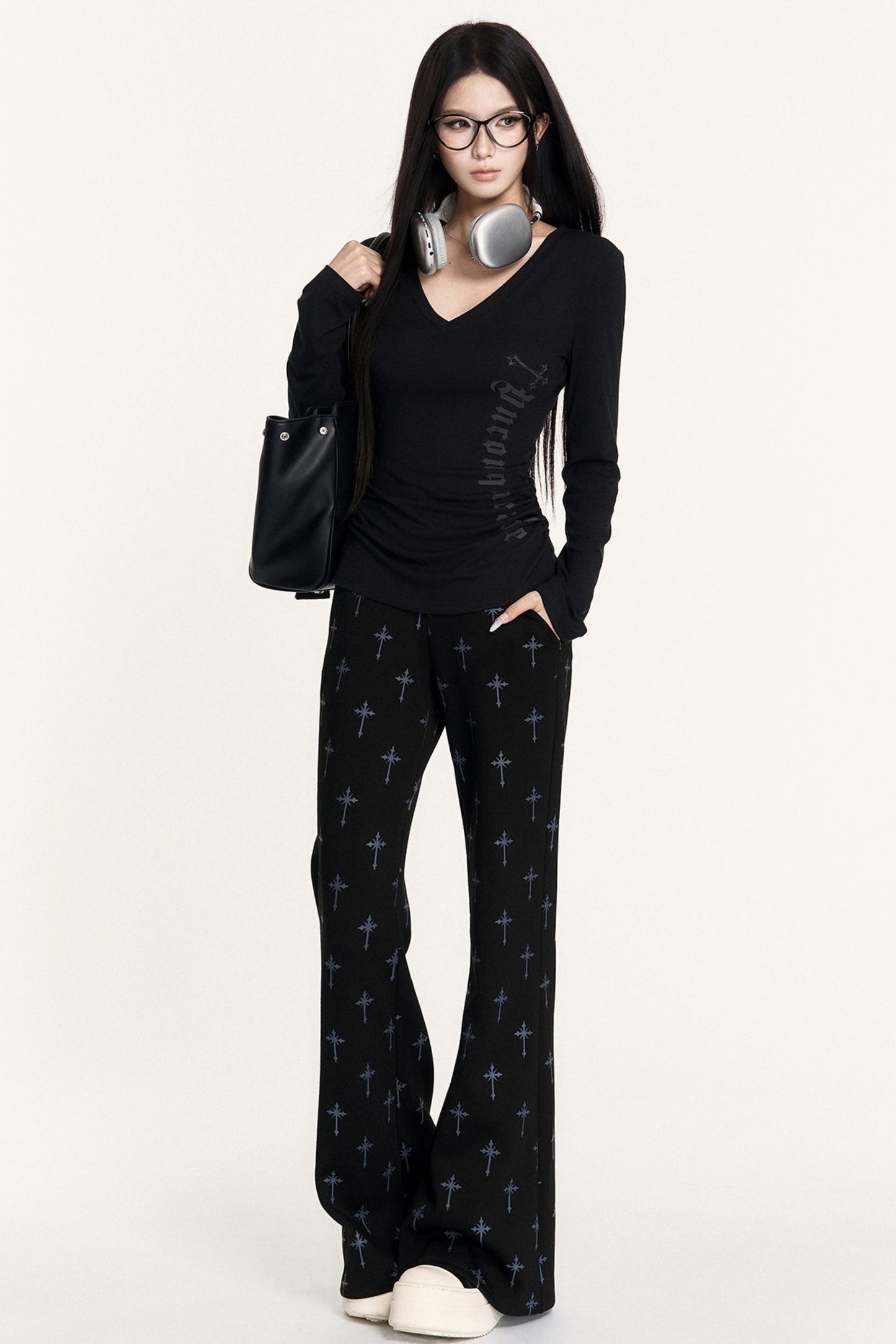 V-Neck Print Long-Sleeved T-Shirt