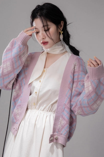 Halterneck Vest With Knit Sweater Set