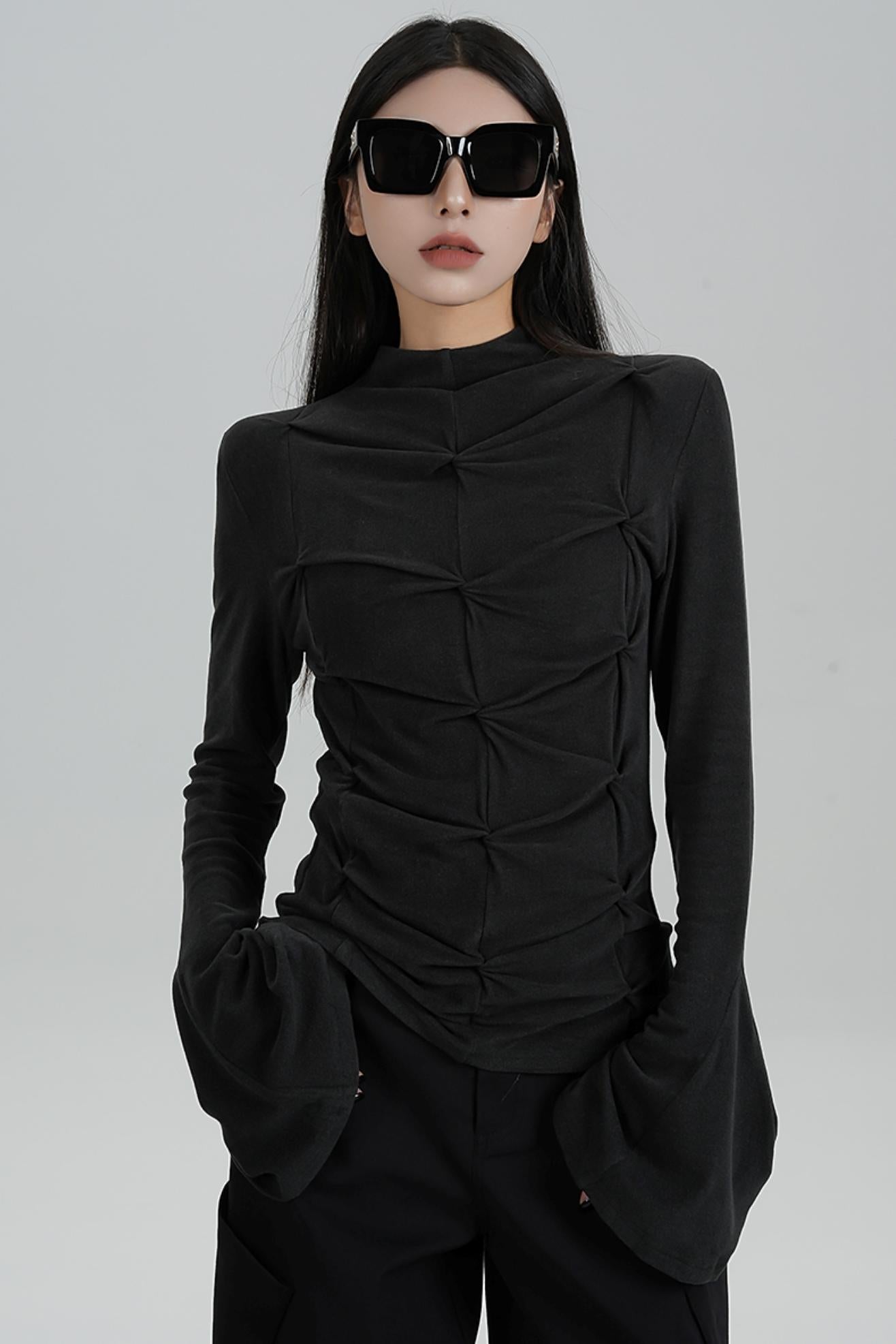 SRYSAME's design is slim, pleated, flared, long-sleeved, T-shirt, underneath, and top, a new autumn women's wear