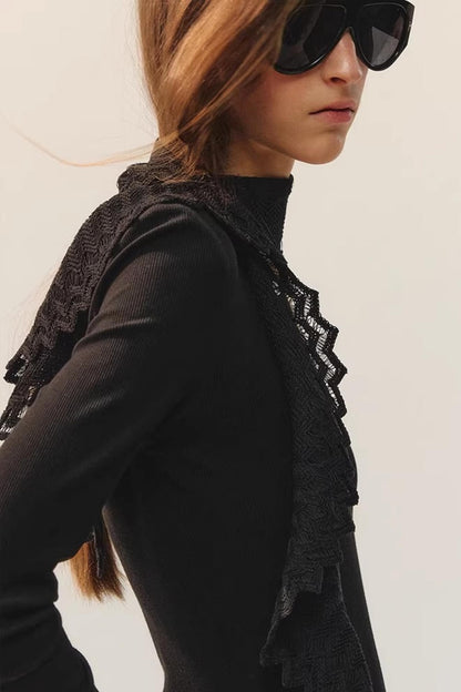 Spitzenkleid mit Schlitz