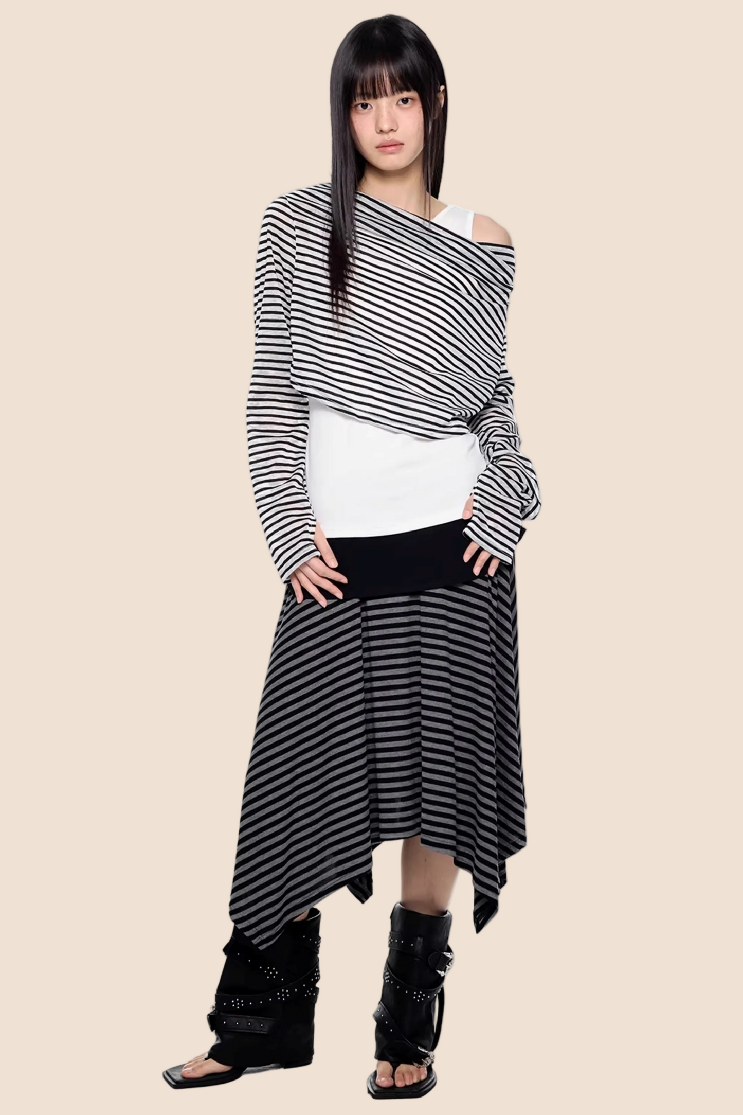 Gestreifte asymmetrische leichte Bluse