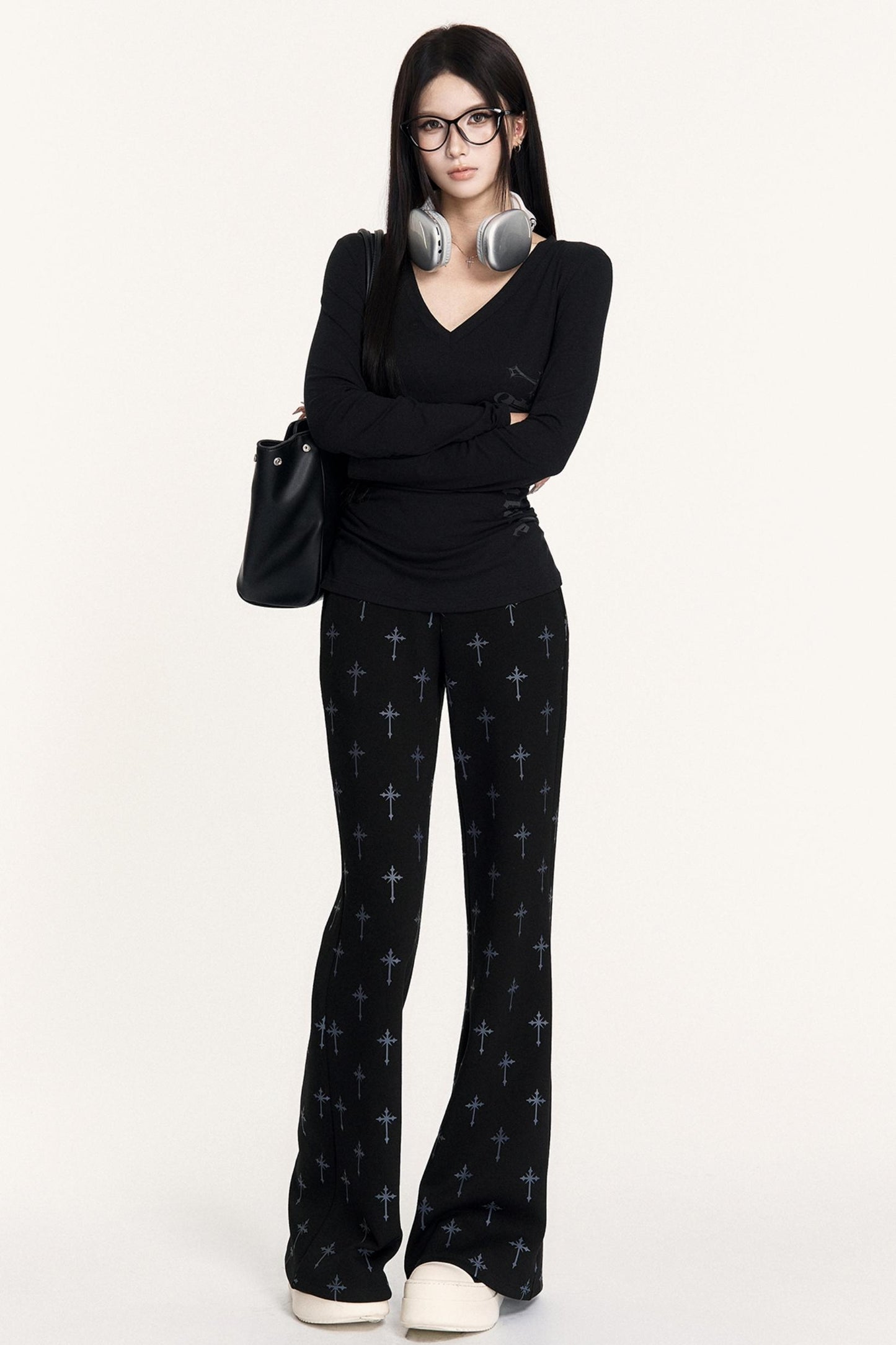 V-Neck Print Long-Sleeved T-Shirt