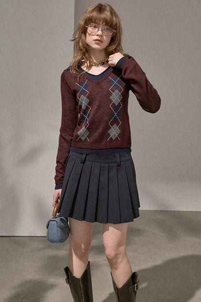 Contrast V-Neck Pullover