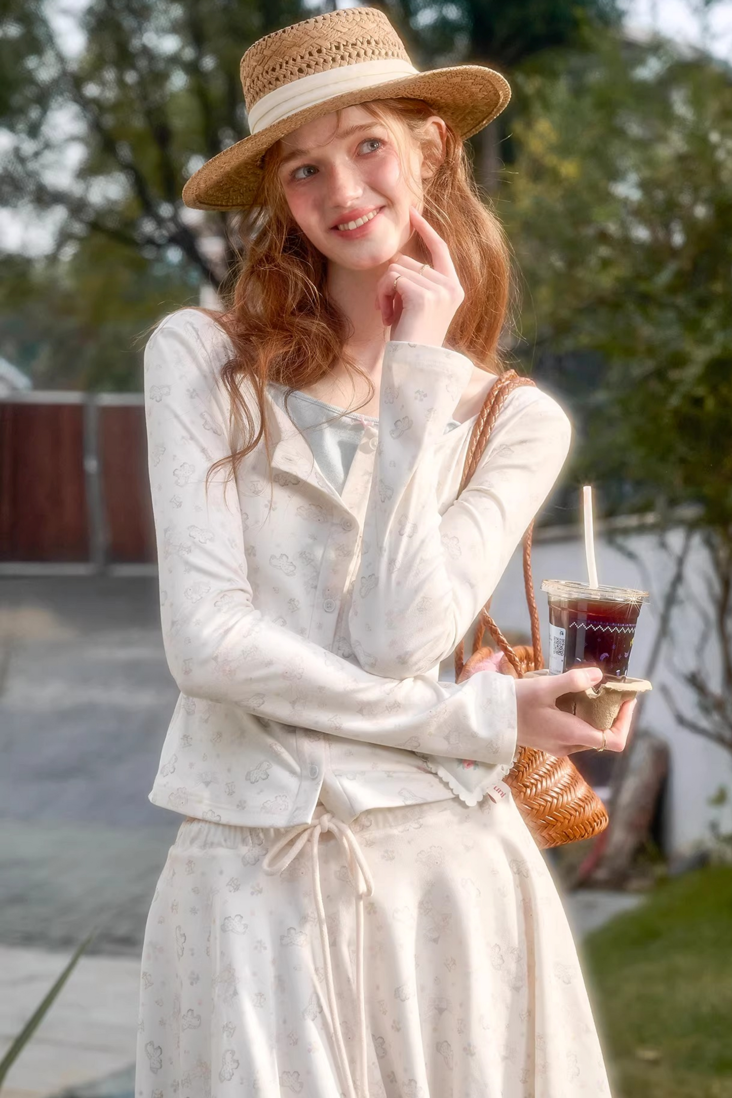 손으로 그린 가디건 스커트 셋업