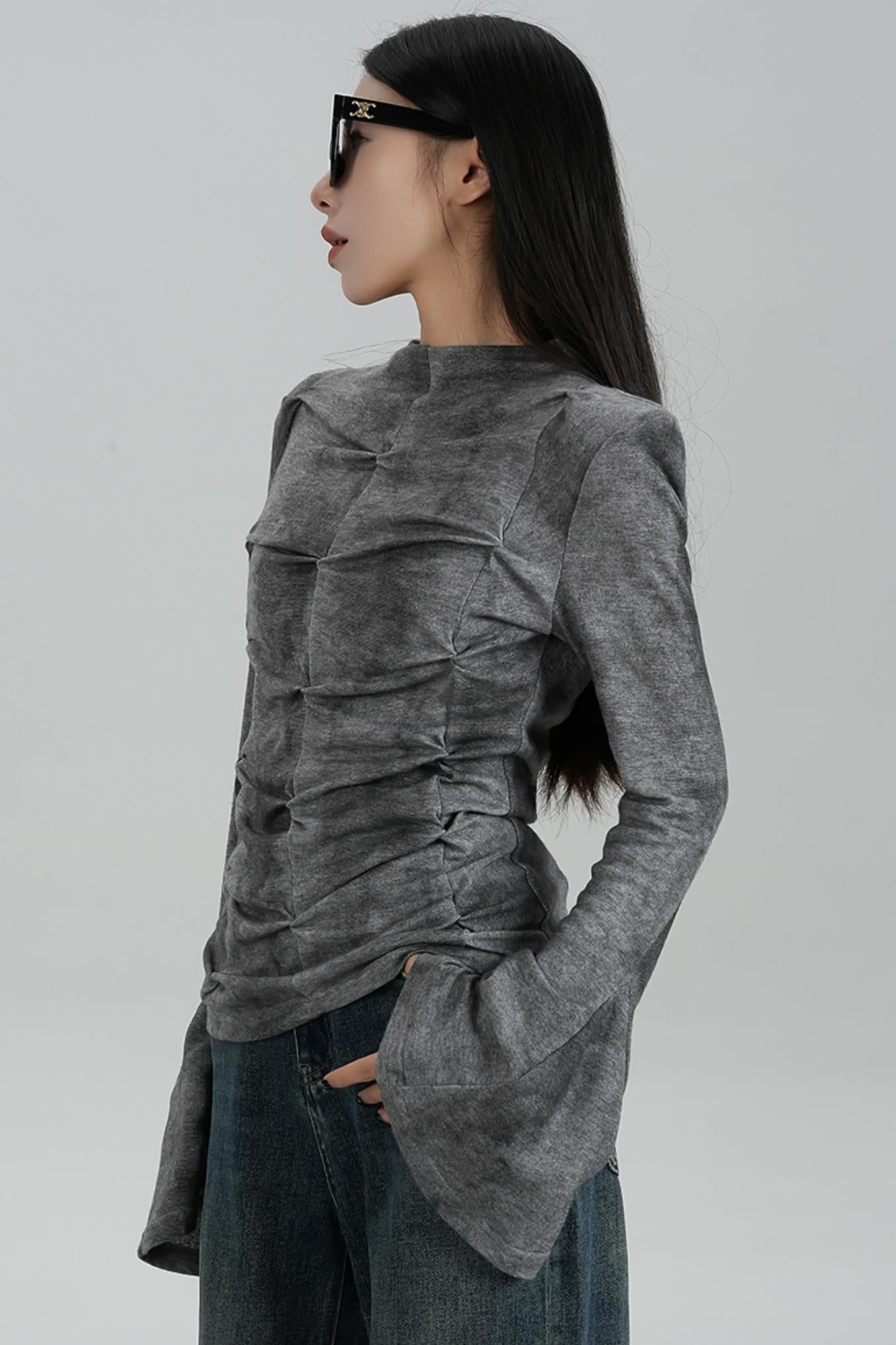 SRYSAME's design is slim, pleated, flared, long-sleeved, T-shirt, underneath, and top, a new autumn women's wear