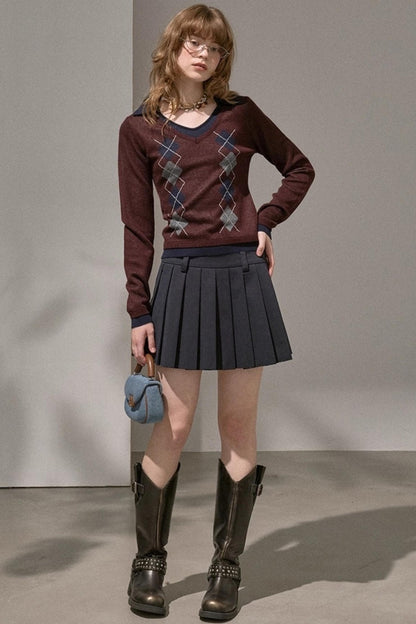 Contrast V-Neck Pullover