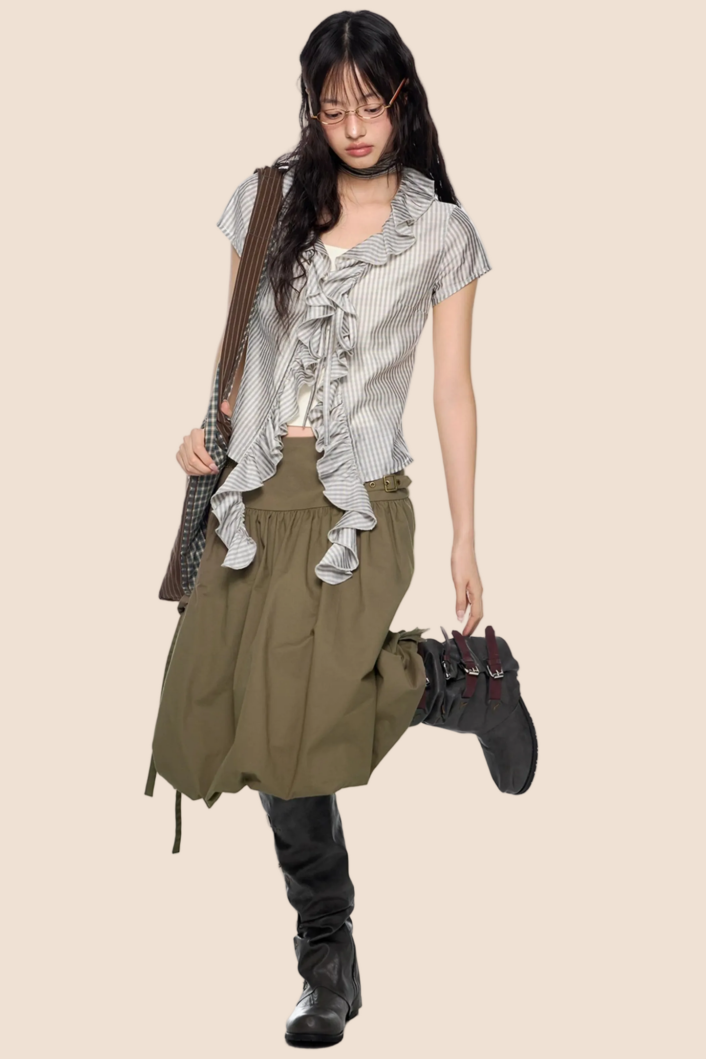 Blusa a quadri con pizzo e scollo a V