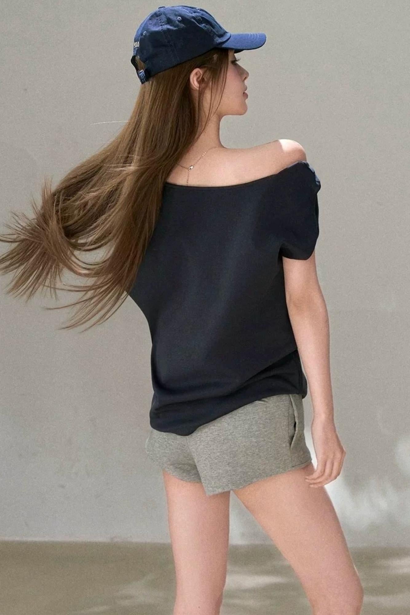Three-Dimensional Twist Shoulder Top