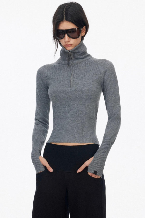 Half-Turtleneck Zip-Up Knitted Design Top