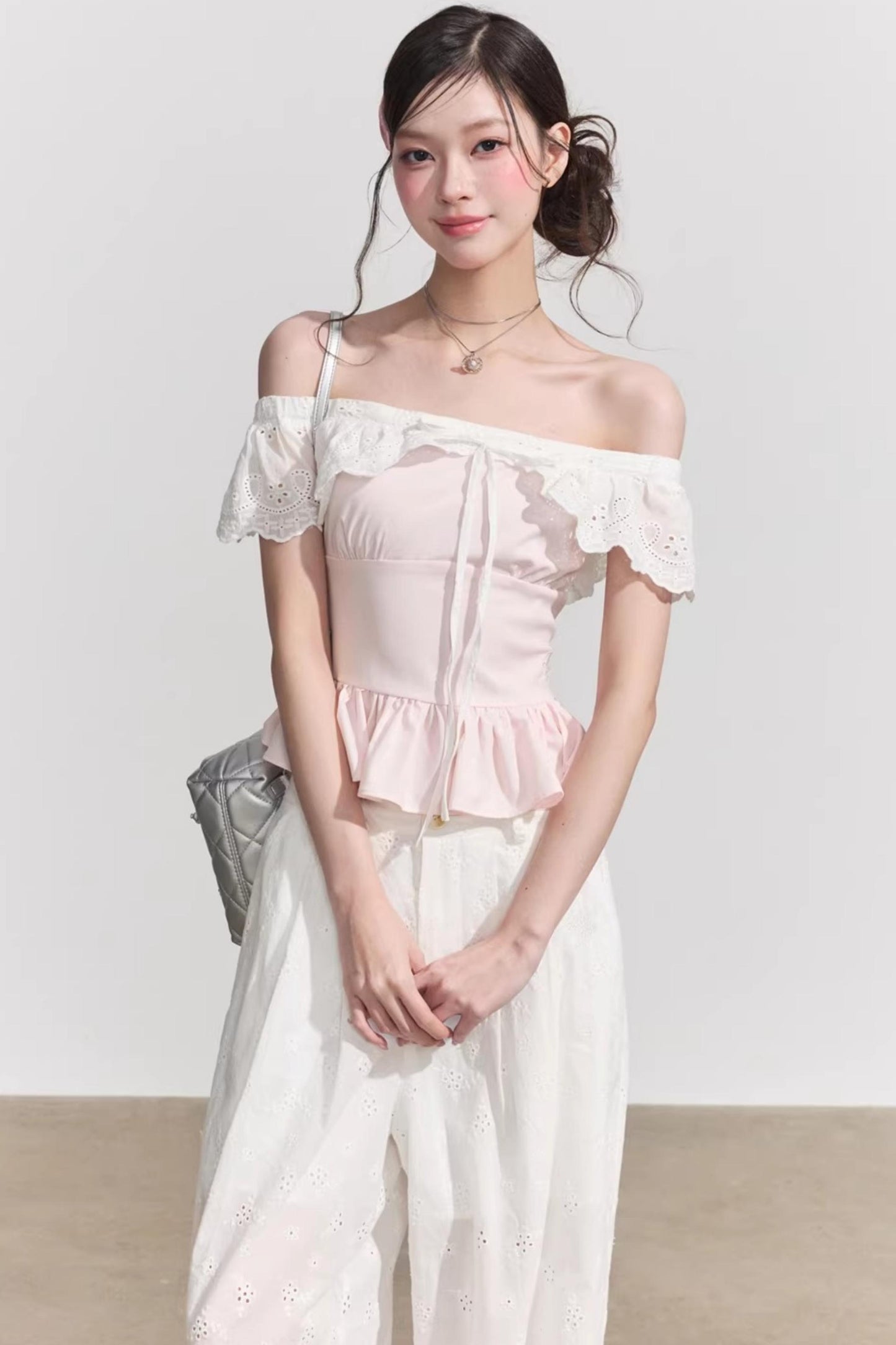 Blusa francese a fiori con volant