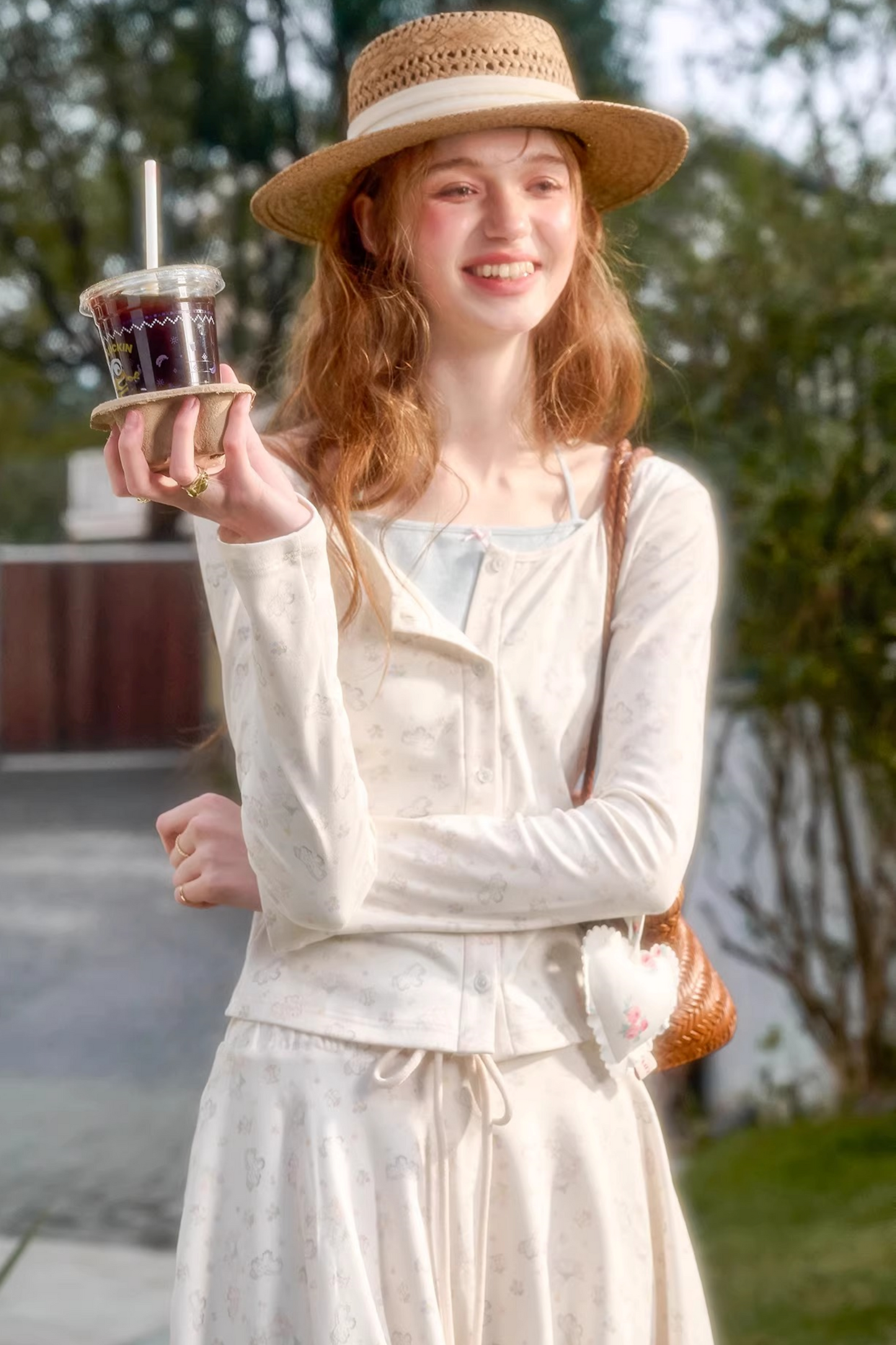 손으로 그린 가디건 스커트 셋업