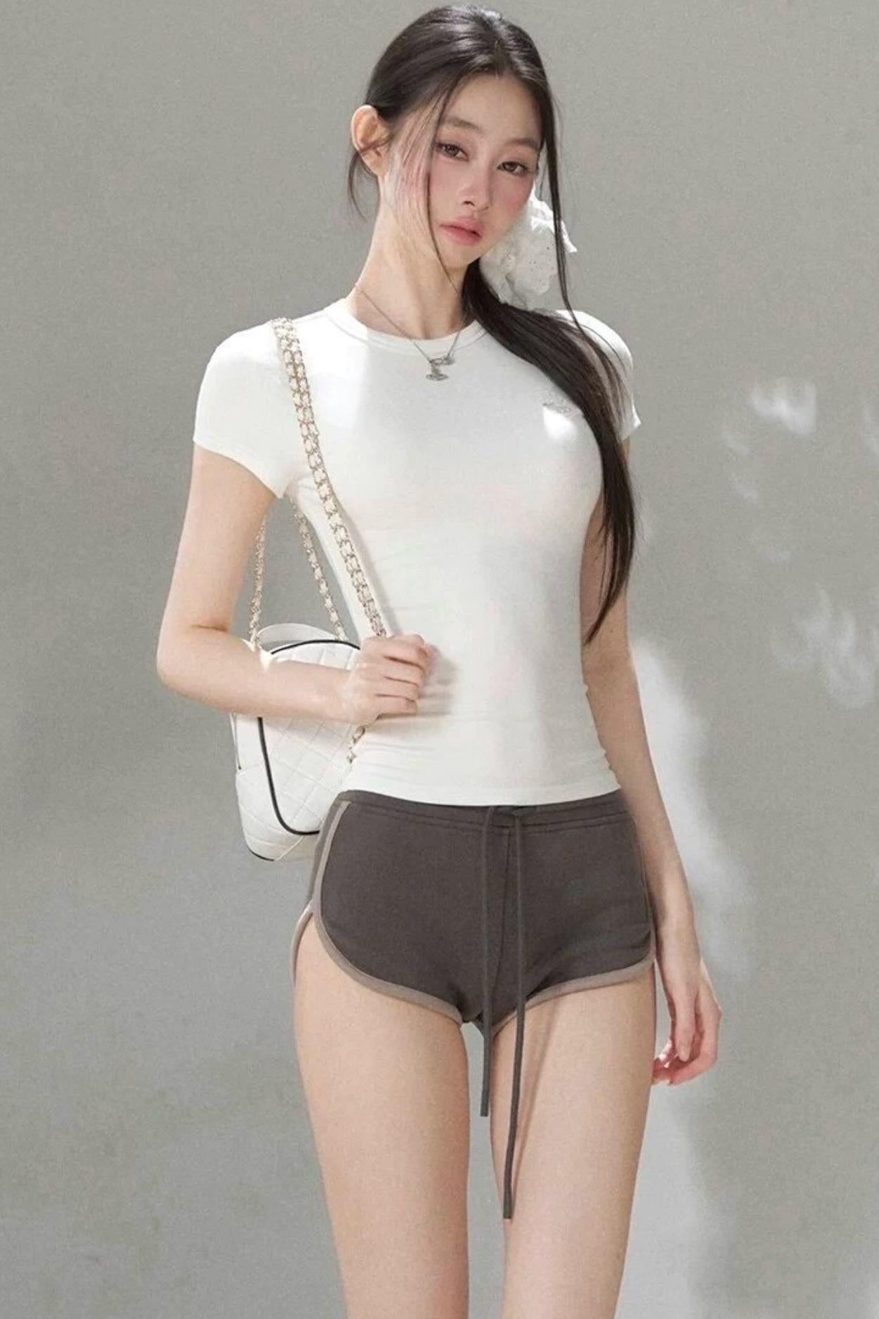 Top in maglia traforata ricamata