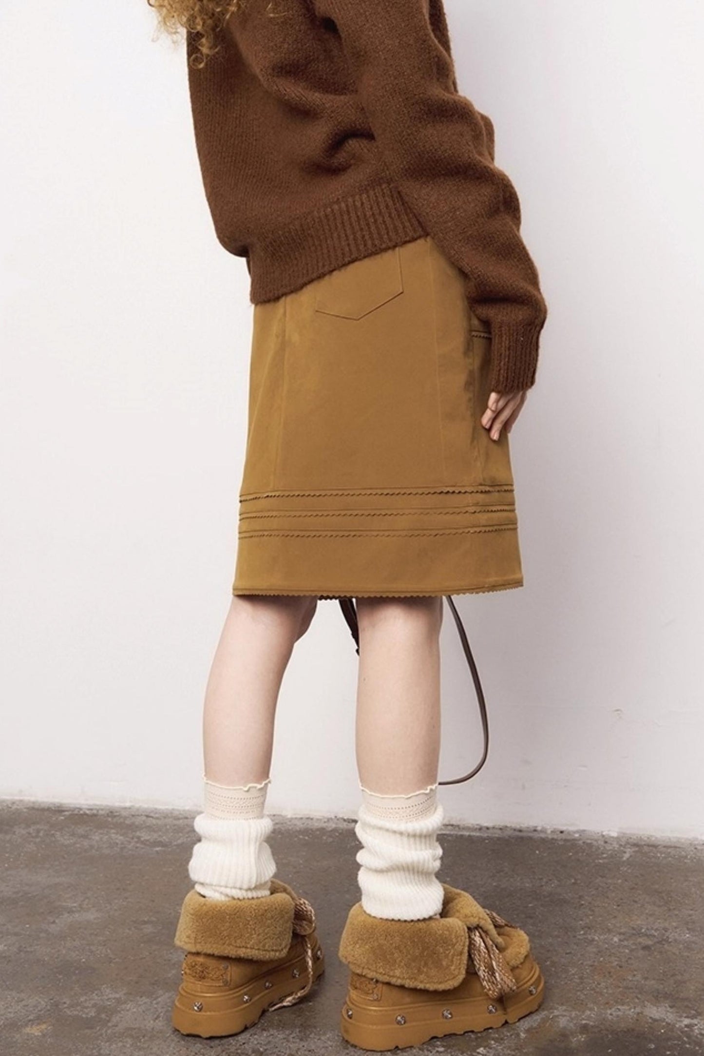 Layering Wave Lace Leather Skirt