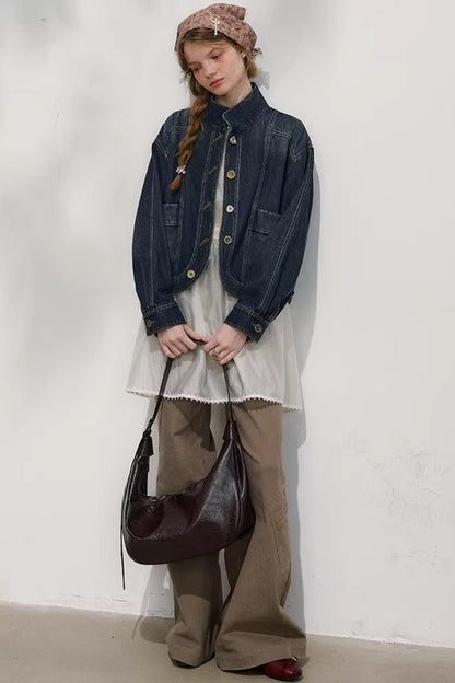 밤색 손으로 말아 올린 플레어 팬츠