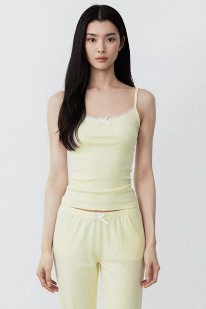 Completo con gilet in pizzo giallo crema