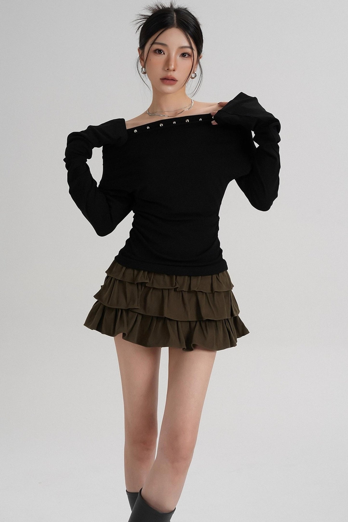 Niche Rivet Long-Sleeved T-Shirt