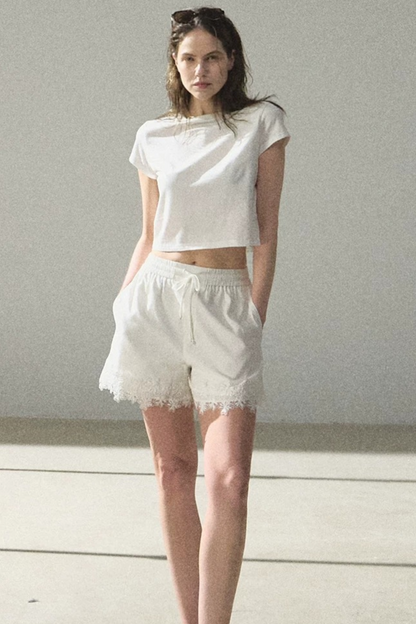 Lyocell-Spitzenhose mit weitem Bein