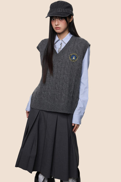 Twisted Flower V-Neck Knit Vest