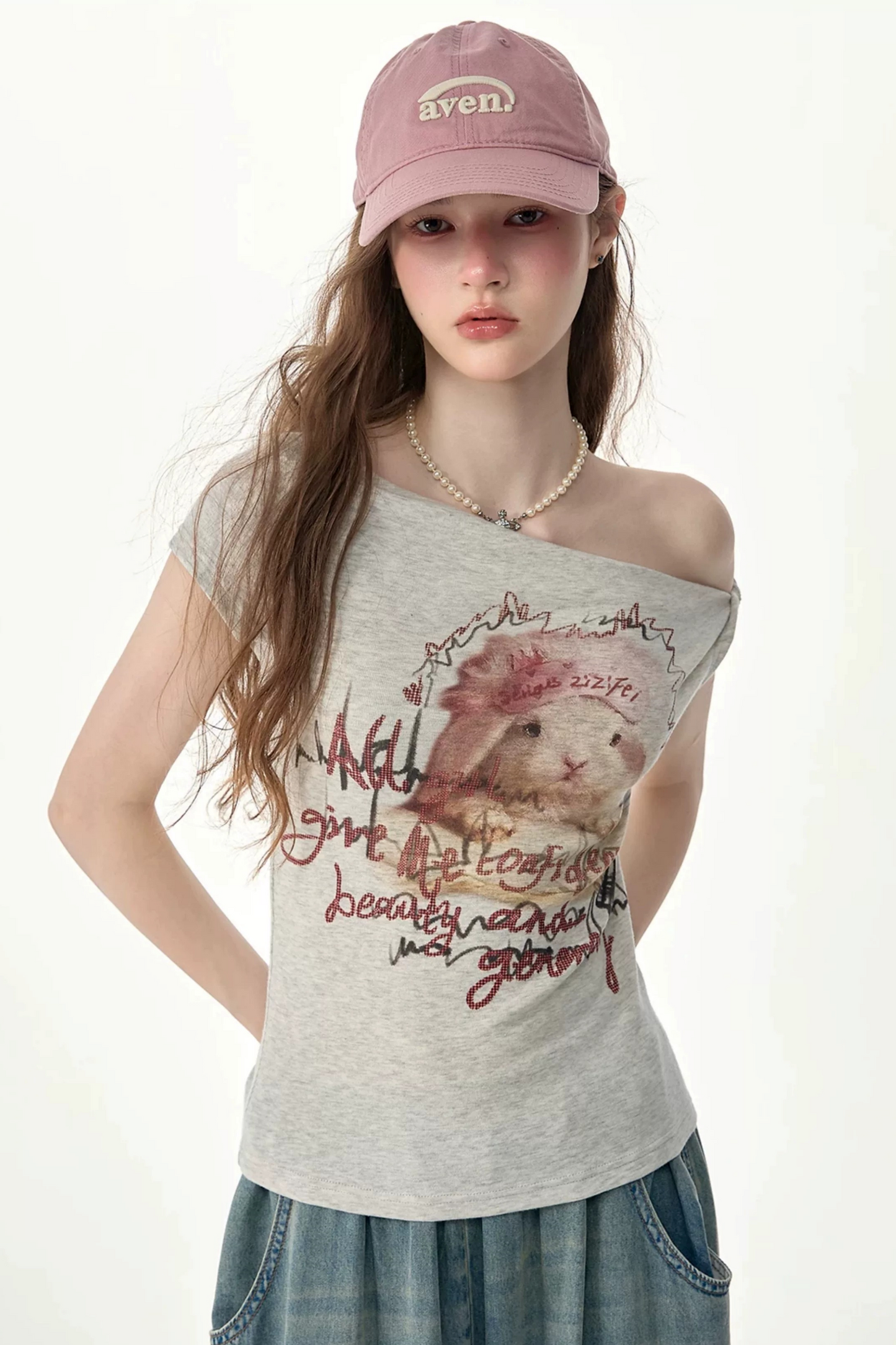 Schulterfreies kurzärmliges T-Shirt mit Hasenprint