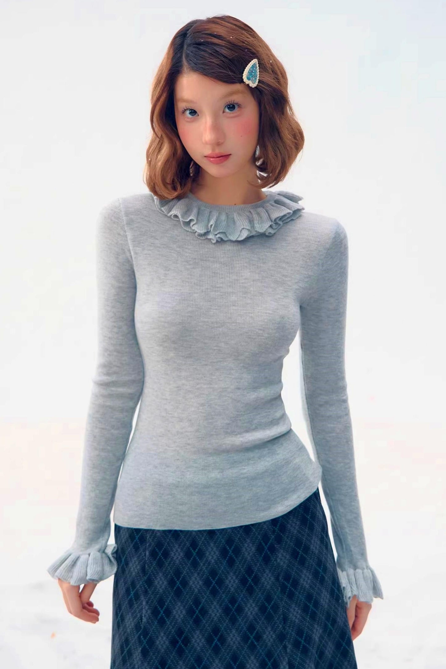 Three-Dimensional Lace Knit Slim Top