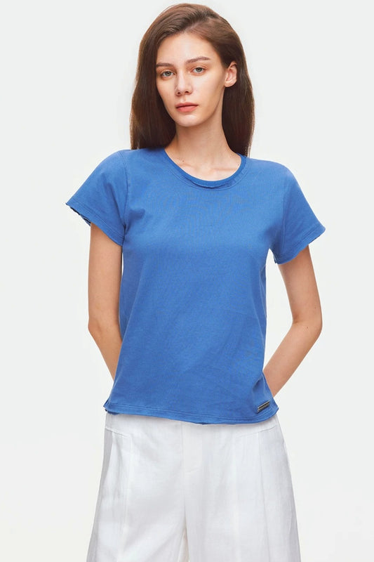 Camiseta de algodón con dobladillo enrollado