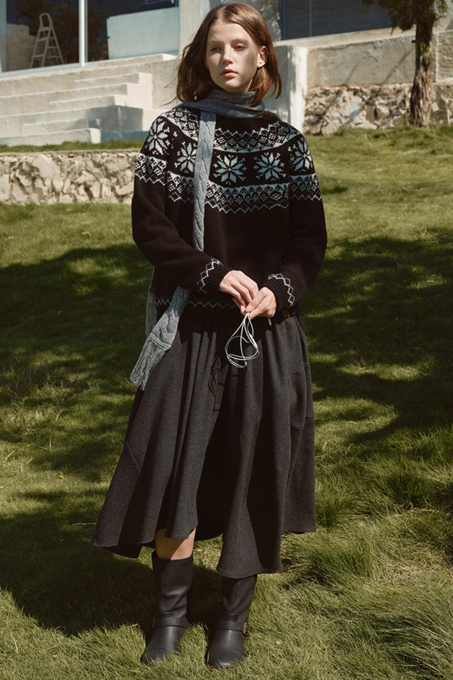 Volume Cut Elastic Waist Skirt