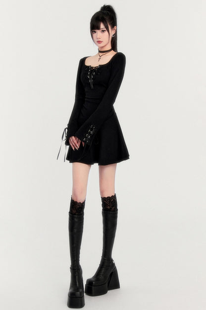 Robe en dentelle à décolleté carré romantique