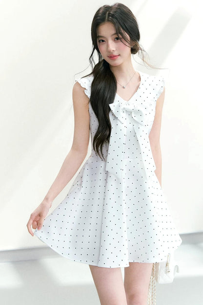 Vestido de lunares con cuello de lazo