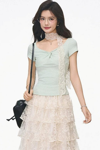Conjunto coordinado de top y falda de encaje de punto