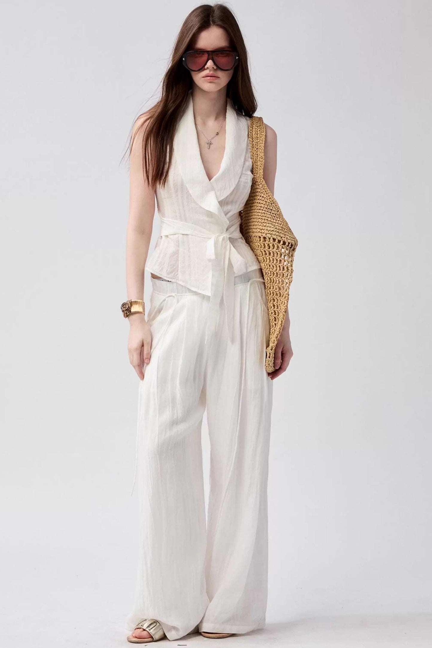 Elegant Line White Top