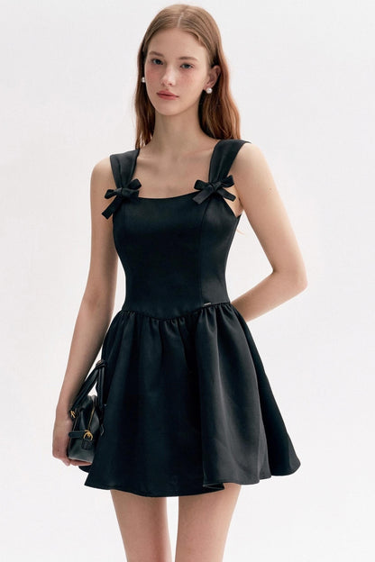 Three-Dimensional Bow Satin Cropped Dress