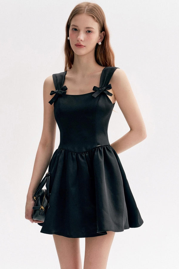 Three-Dimensional Bow Satin Cropped Dress