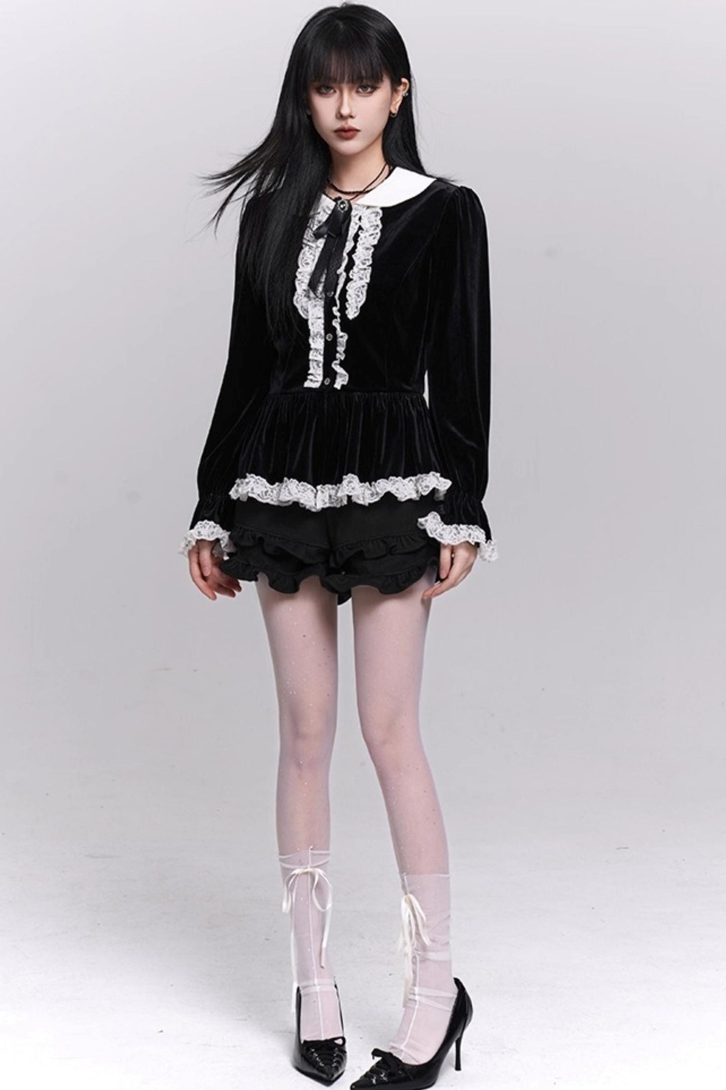 Ruffled Woolen Boot Shorts