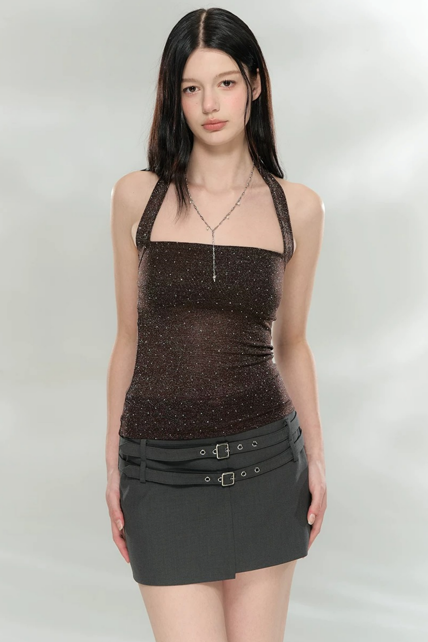 Blusa tubo brillante con cuello halter