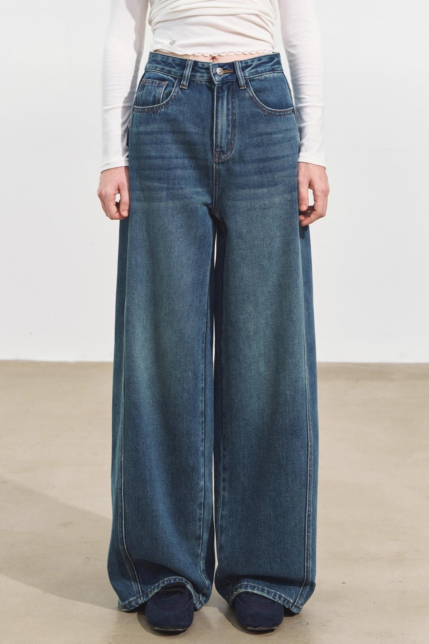 Three-Dimensional Split Wide-Leg Jeans