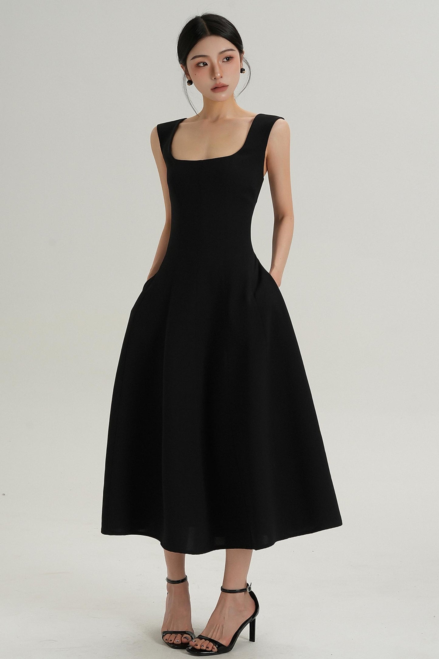 Black Sleeveless Dress