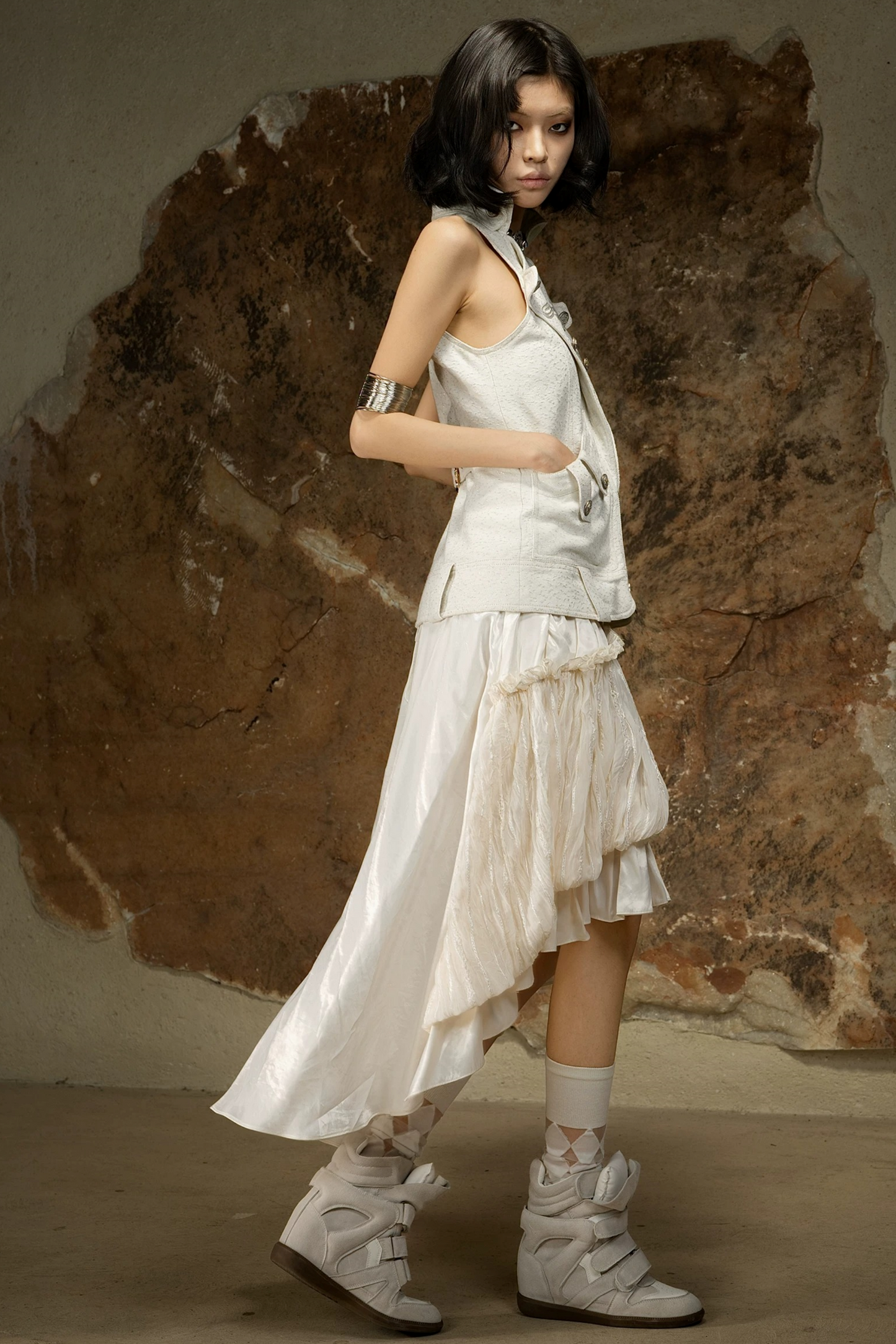 Asymmetrischer Rock mit hoher Taille