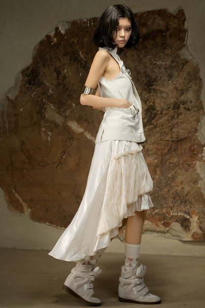 Asymmetrischer Rock mit hoher Taille