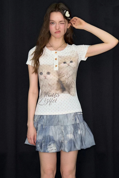 Schmal geschnittenes Oberteil mit Polka-Dots und Katzenprint
