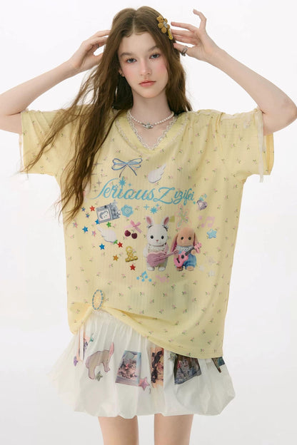 Tee-shirt jaune à col en V en dentelle florale
