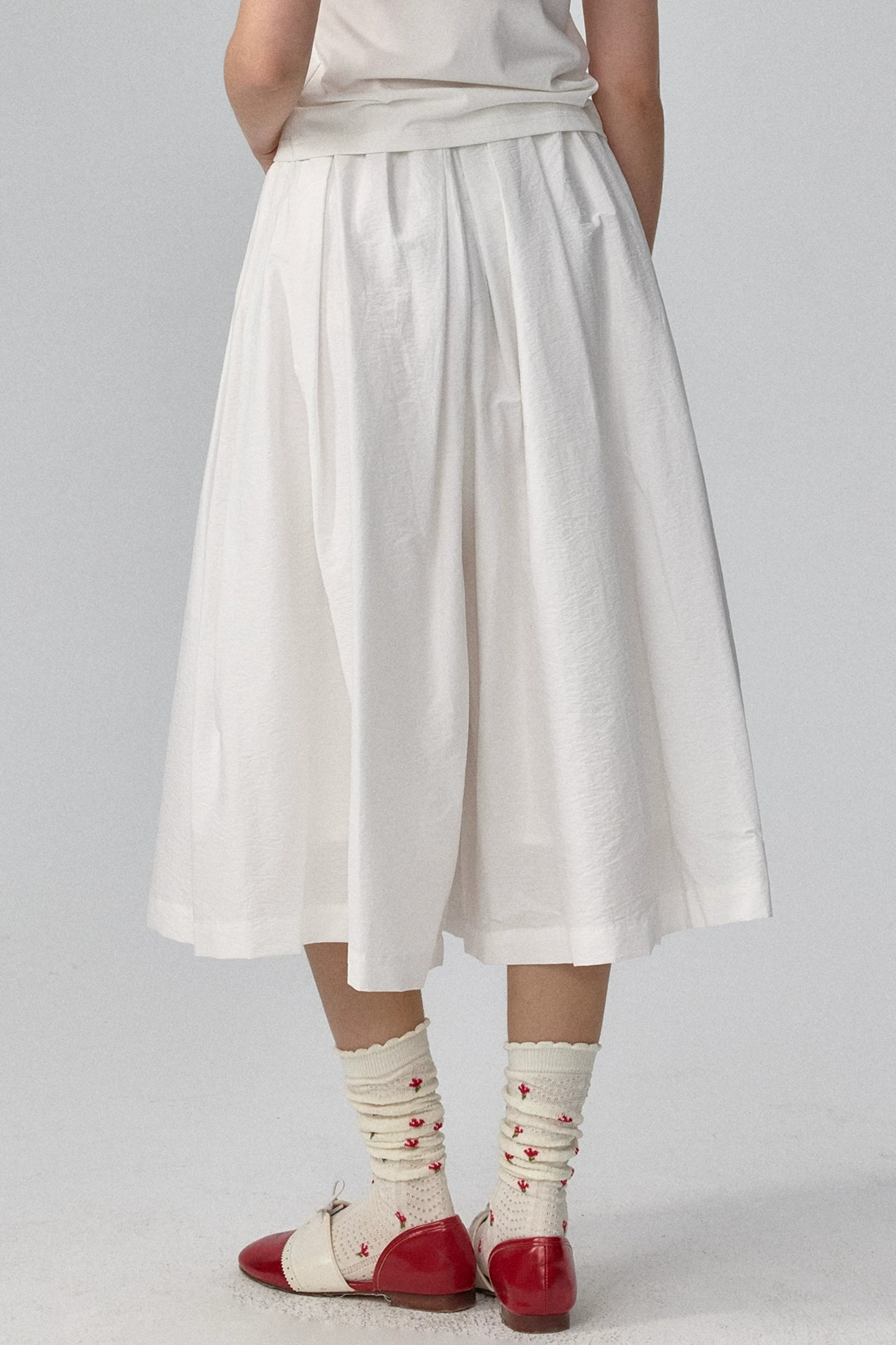 Pleated Cropped Wide-Leg Pants