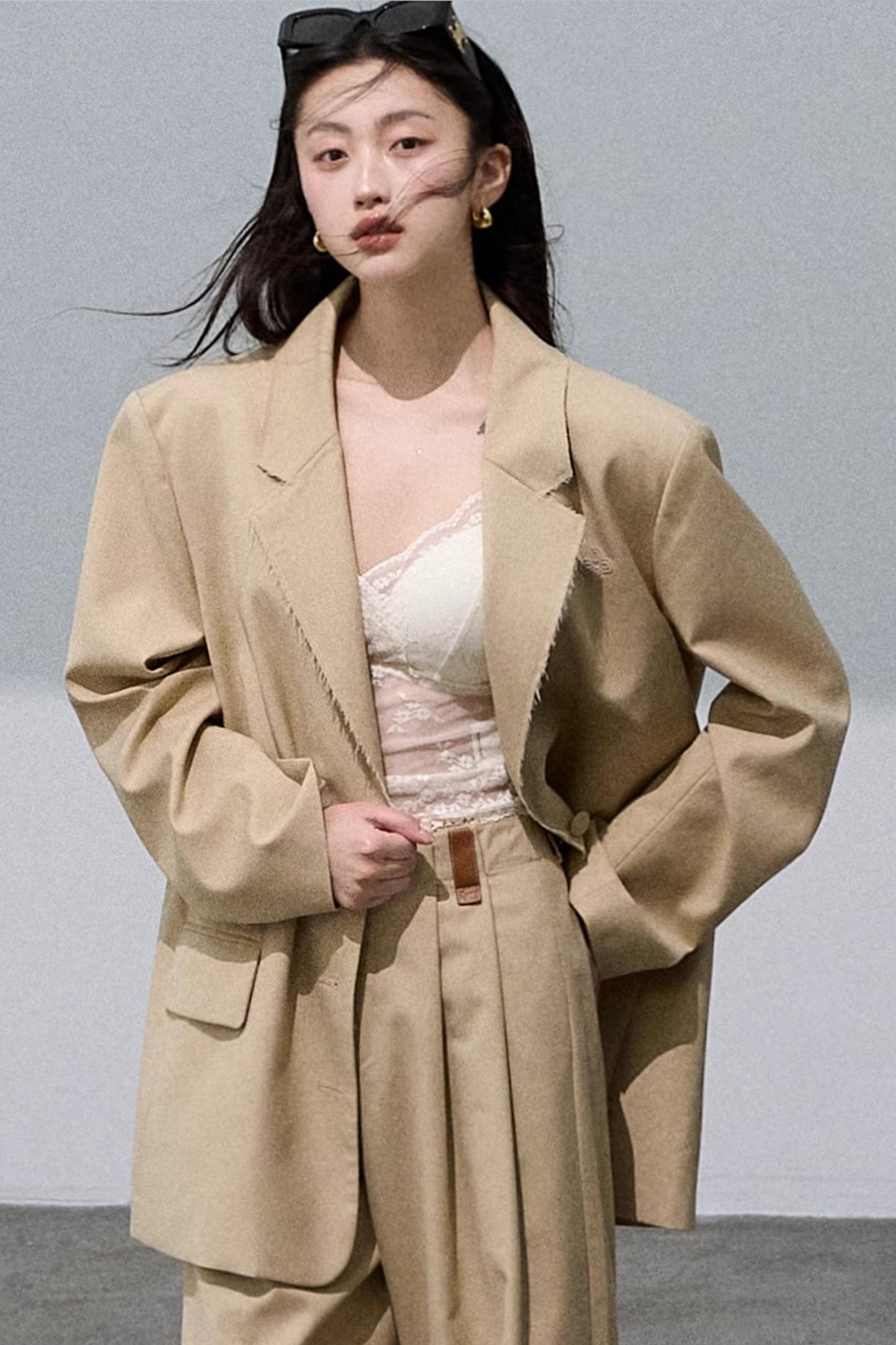 Wide-Shouldered Textured Khaki Short Jacket