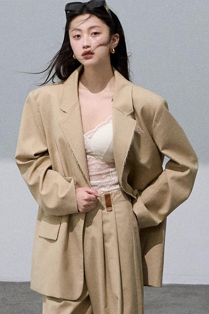 Wide-Shouldered Textured Khaki Short Jacket